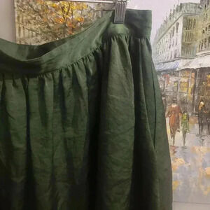 H&M skirt Dark silk Emerald green Size 12 EUC